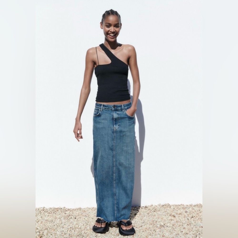 Zara Black One Shoulder Asymmetrical Neckline Top